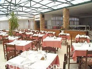 卡拉维尔套房酒店 - 仅限成人入住 酒店