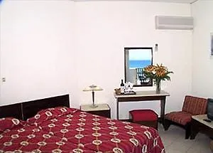 卡拉维尔套房酒店 - 仅限成人入住